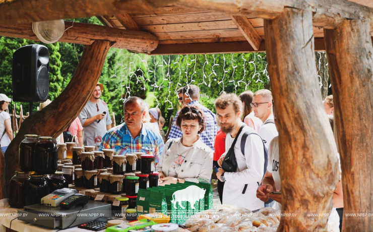 «СВЯТА ВАРЭННЯ» прошло в Поместье Деда Мороза